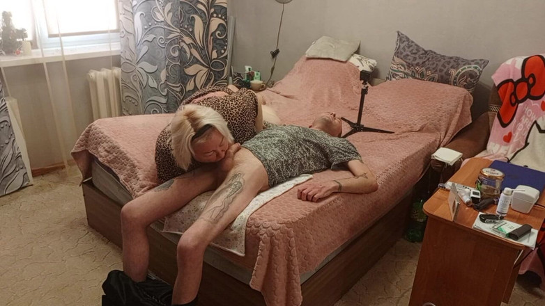 Zona901: Madrasta faz boquete para obter uma boca cheia de porra