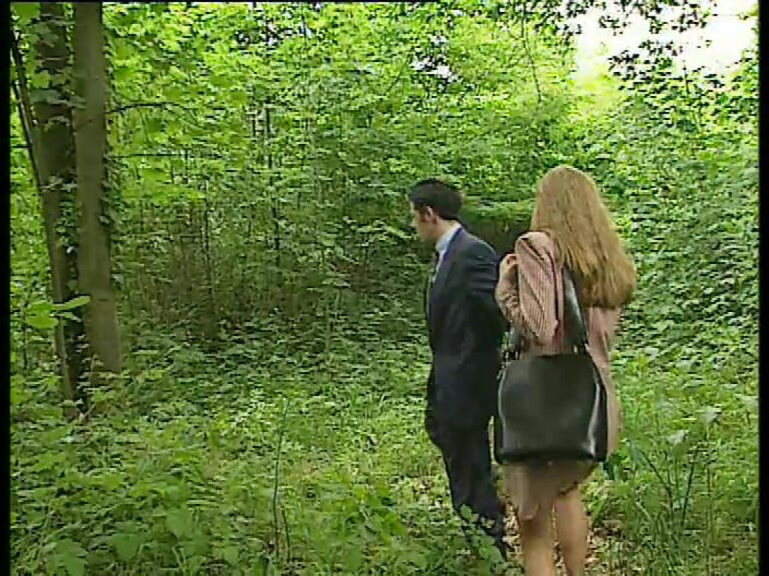 All you need to fuck: Rubia MILF En Bosque Seduce Empresario Fóllame Duro!