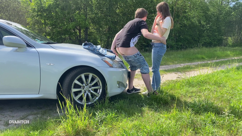 Dvabitch: Amateur teen got fucked outdoors
