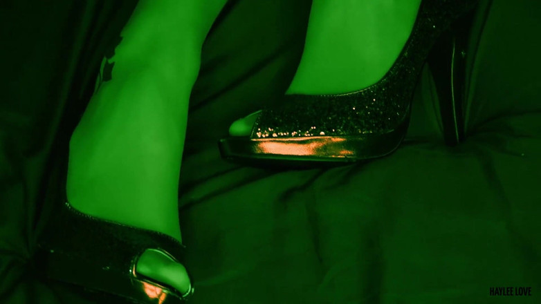 Haylee Love: Poison Ivy makes Robin her slave