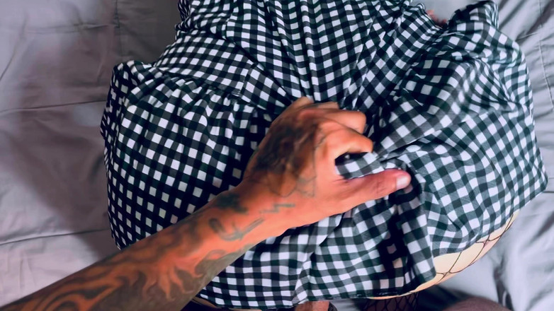 More Candy: あの大きな尻は長いドレスでも隠せない