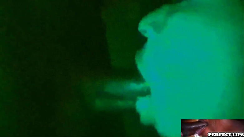 Wildwood21519: Ella hizo visión nocturna y chupa la polla!!