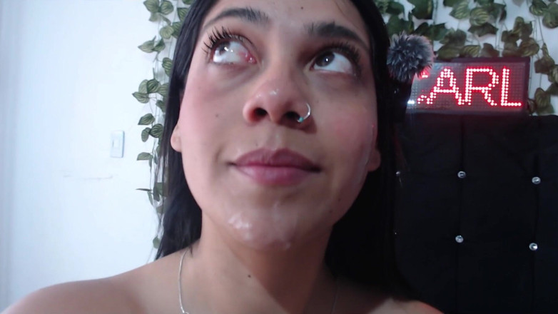 Sweetscarlett: Vecina mea îmi face o ejaculare facială bogată