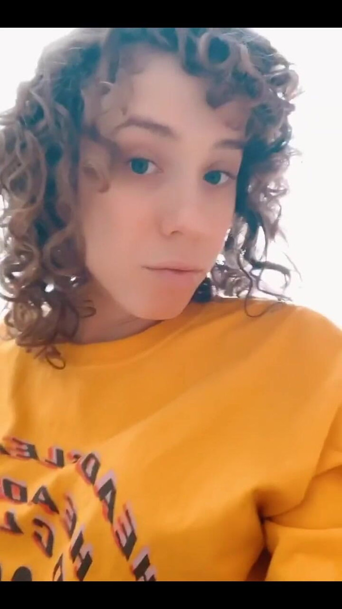 Tia Tizzianni Productions: Slutresultatet av behandlingen jag gjorde på mitt hår. Mina lockar är...