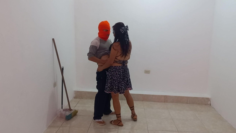 Martin13: Vidéo exclusive ! Une assistante de ménage baise au travail avec...