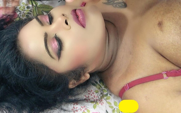 Sexwithsonia: 继母发现她的继子在看色情片，并与他发生真正的性关系。