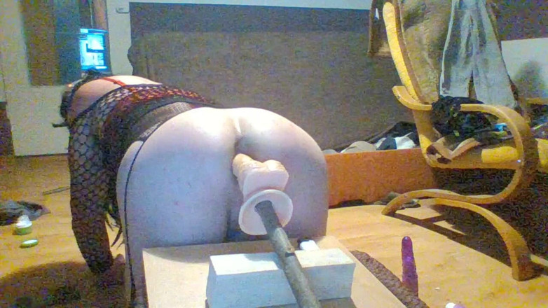 Transetka22xyz: Fucking the fucking machine