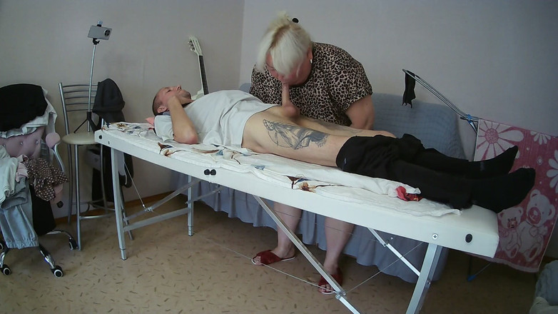 Zona901: Tchýně mi saje a honí ptáka na masážním stole a...