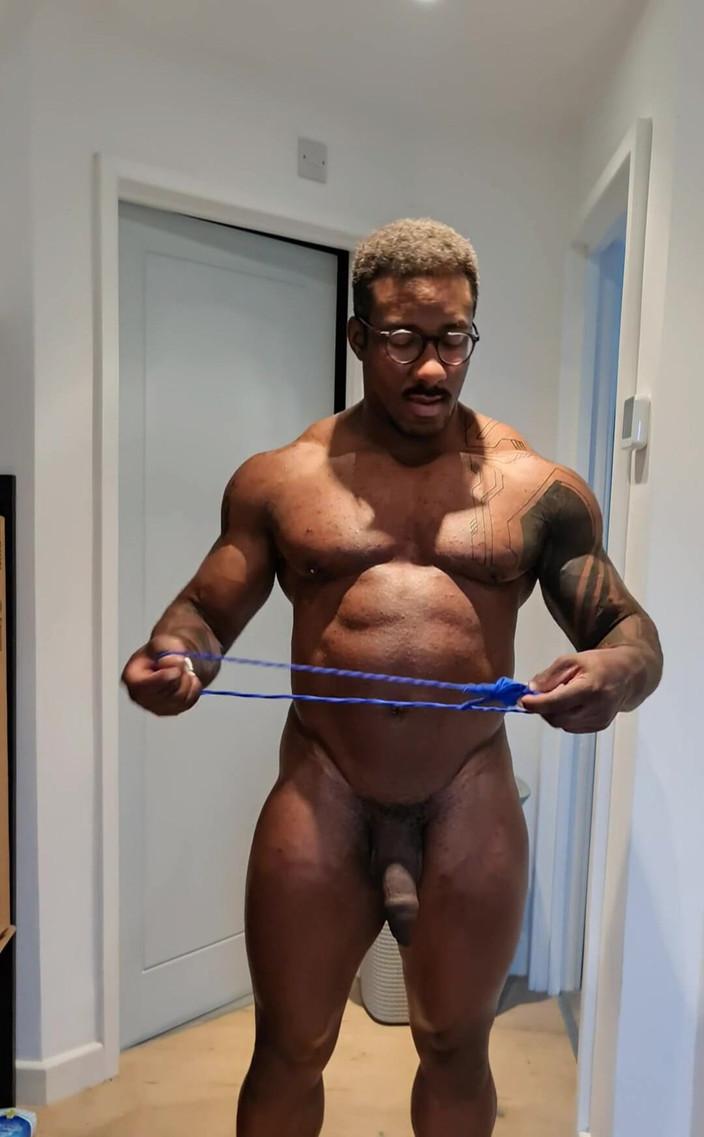 Amadeus: 星期五的第一件事，希望喜欢这个家伙。