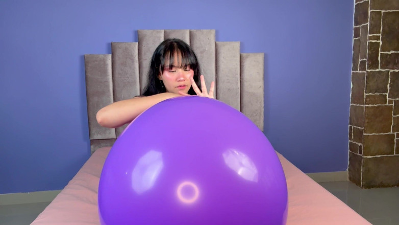 Angellkink: My Ass Vs Giant Ballon