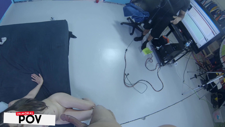 Immoral POV: 小さなスラッツ w バブルバット ティファニースターとマーシャ・メイ BBCの視点で犯される - 不道徳な視点 4K