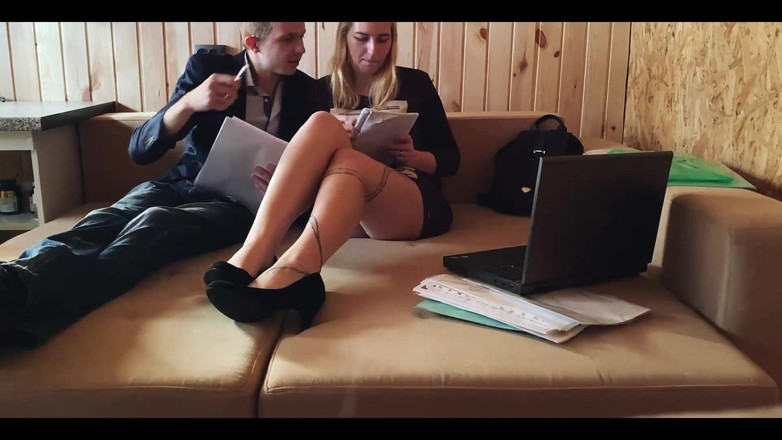 SweetAndFlow: Murid nakal ini dibantuin dan ngentot memek sempit muridnya sendiri