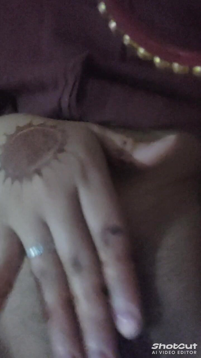 Dr_doom21: Bhabhi Ji pocierał jej cipkę Bhabhi Ji pocierał jej cipkę