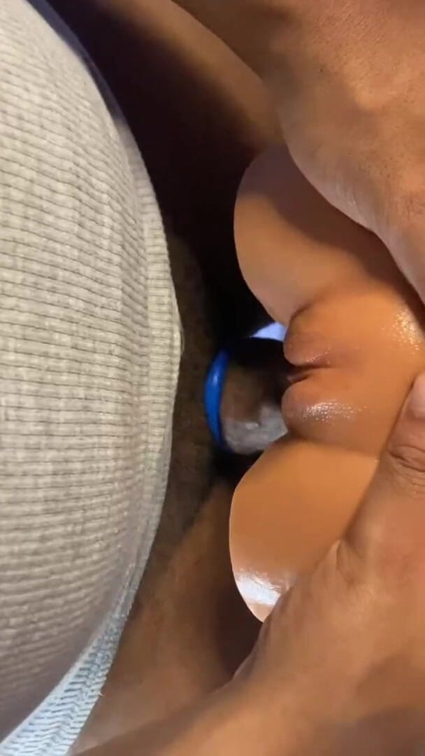 Devin Vine: लंड की अंगूठी पहने हुए कमशॉट के साथ सेक्स डॉल के साथ एक लंबा किनारा सत्र खत्म करना