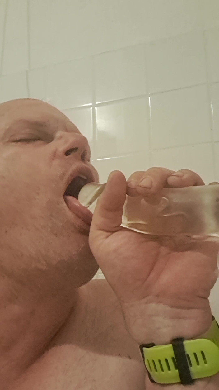 Fickspecht: The Sucking Continues