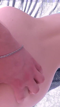 A Horny Stranger Girl Dragged the Delivery Man's Dick Into Her Pussy