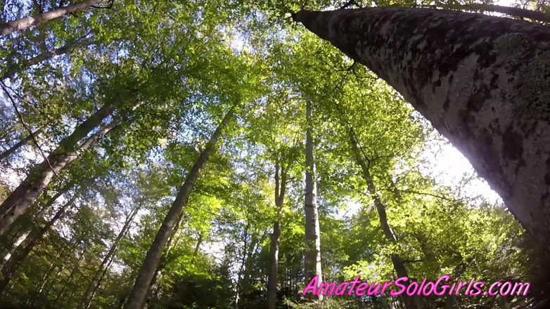 Amateur Solo Girls: Mature man watches girl masturbate in the forest
