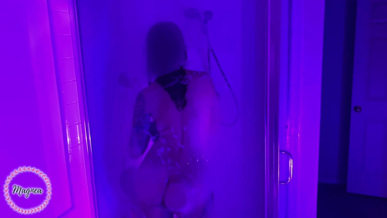 Magnea: Shower time with magnea