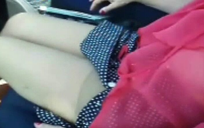 Master of porn: Footjob dalam kereta saya