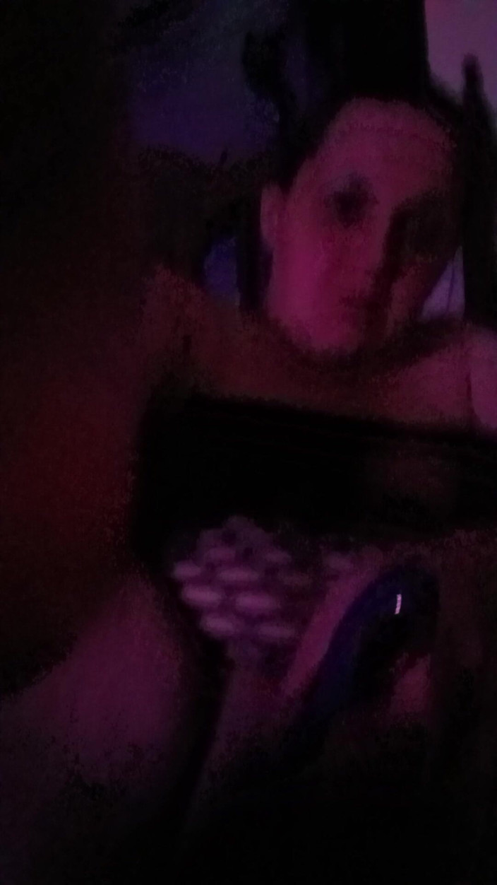 Mz squirt 4 u: 이 뚱뚱한 보지를 가지고 노는 중
