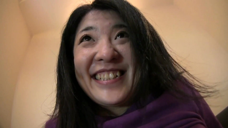 Asian Mature Climax: Chlupatá asijská milfka roztáhne nohy a hraje si na castingu