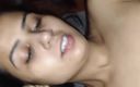 Hot Sis: Latika peituda faz sexo duro com marido