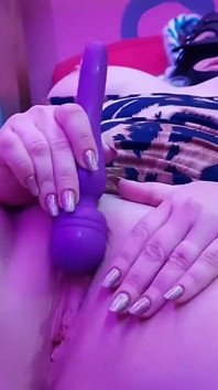 HER DILDO ORGASM IS NOT ENOUGH AND SHE CONTINUED FISTING PUSSY
