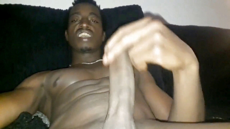 Big black cock BBCee: Nata4sex auf dem sofa streichelt meinen großen schwarzen schwanz