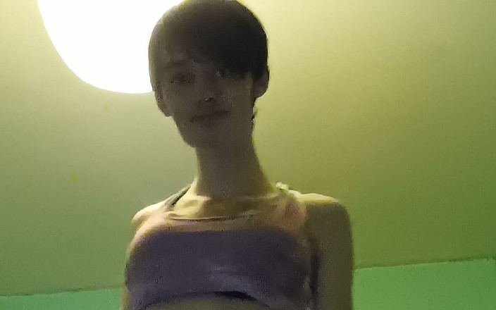 Aliciaquinn: Alicia, fille sexy, se fait baiser par la chatte