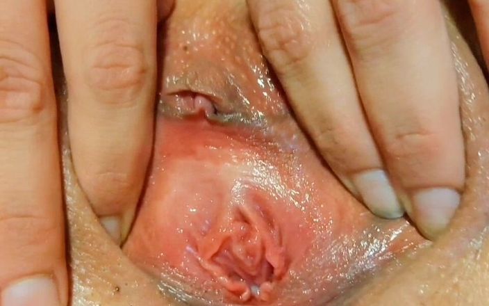 The tiny slut: Timp de masturbare cu vibrator de 7 inci
