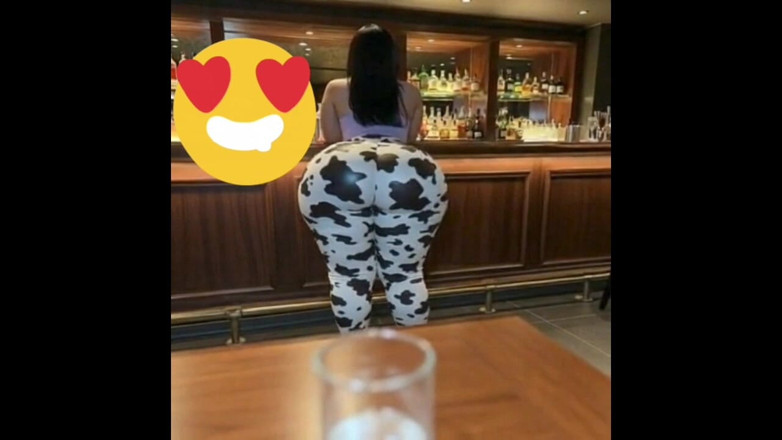 Xprohibidox1: Cur nerăbdător într-un bar