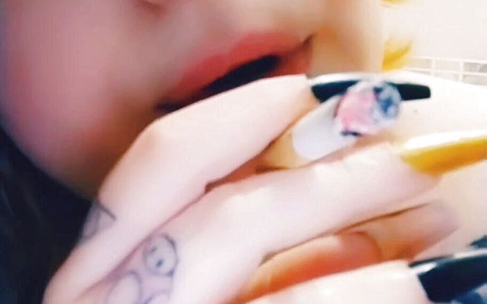 EstrellaSteam: Smoking fetish and long nails NO AUDIO