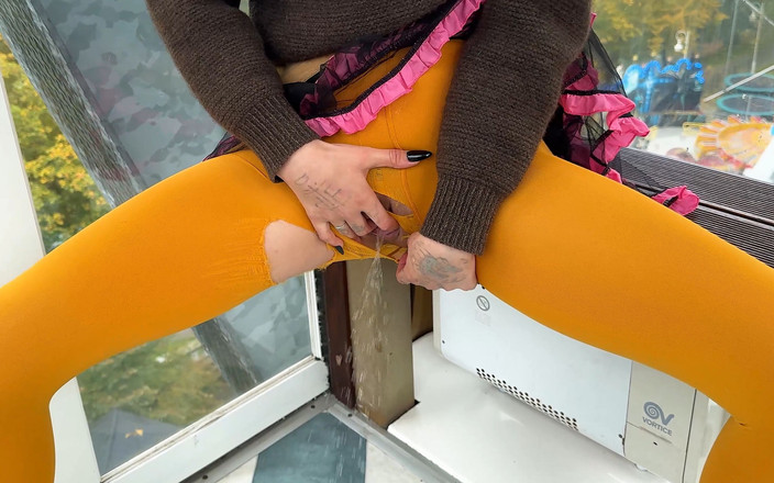 Vasya Sylvia: Meando exclusivo en una noria!!