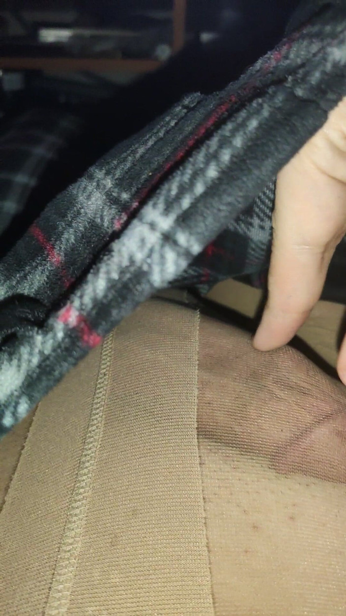 PantyhoseJuicyCummer: 누드 광택 패턴의 팬티 스타킹을 입은 달콤한 거유