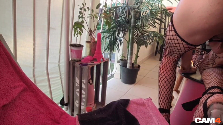 VaneSsa BiTCHx: C4 Sexxroulette और बालकनी पर शुद्धता पिंजरा। वीर्य शॉट 4min35 [10au25] वैनेसाबिचक्स