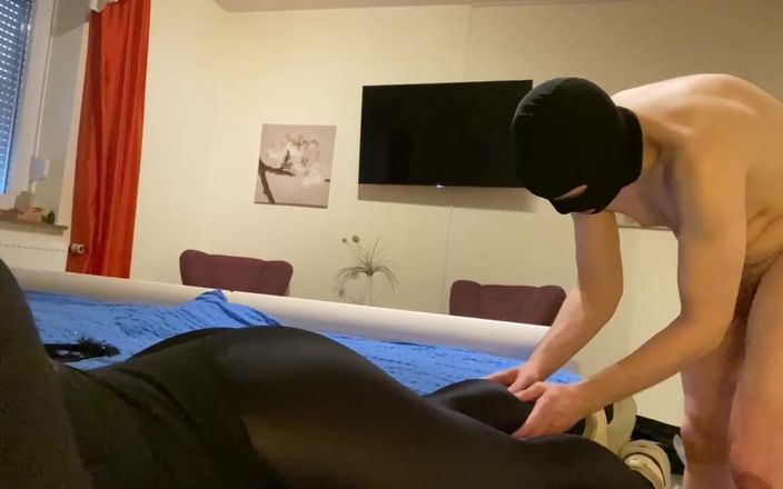 Cruel Reell: Cuckold virgin è permesso massaggiarmi