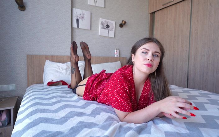 Alina Rose: Collants sous des bas avec des jarretelles - taquinage en nylon