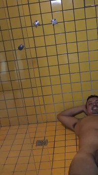 Collective Pee Melissa Devassa, Agata Ludovino, Paty Bumbum, El Toro De Oro i Binho Ted