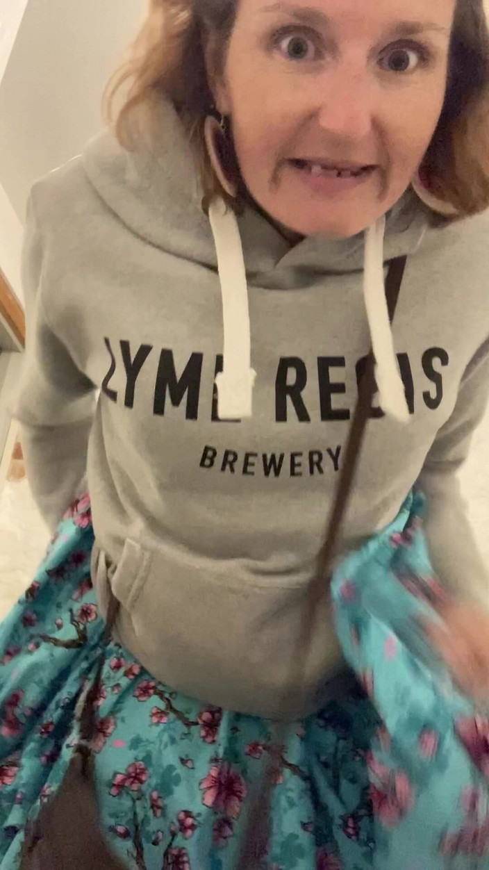 Pissing Paradise: Membuka Floodgates!