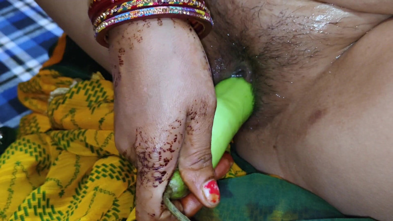 Madhu: Savit Bhabhi セルフヌード 楽しむプッシークイーン