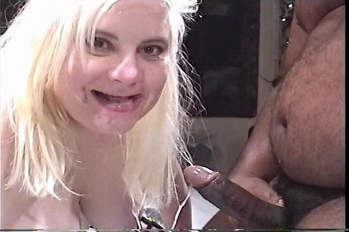 Bukkake Partys: 격렬한 자세로 흑인 대물 자지에 따먹히는 미시 갈색 머리