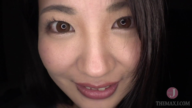 JAV Amateur: 22歳ひよこのエロスイッチがONになると、彼女は悪い目でセックス愛好家です