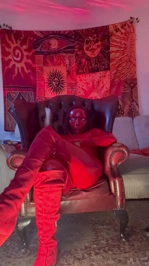 blackberrymilf: Red Satin