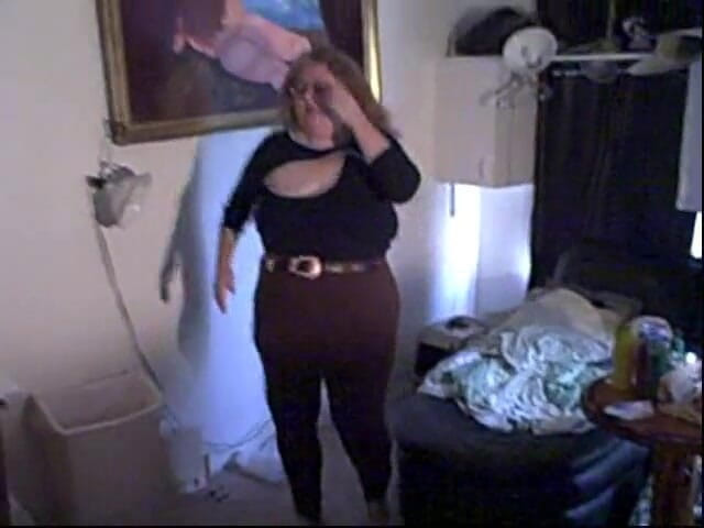 BBW nurse Vicki adventures with friends: Nurse Vicki struts' her stuff!