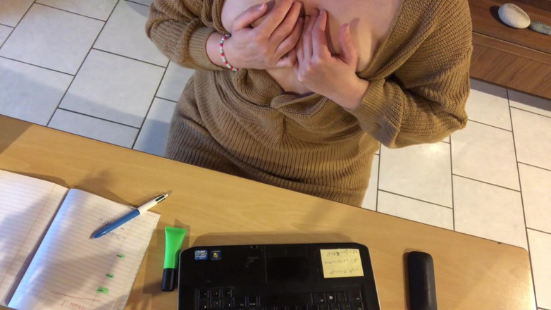 Loola et jim: I'm teleworking I'm calling my boss for an order with...