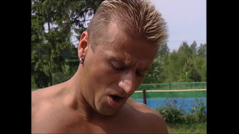 Muschi movie official: Si jalang blonde miang menghisap batang besar tukang kebunnya