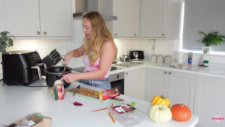 Brea Rose: 새엄마와 요리 무료 비디오