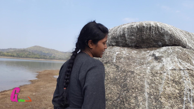 Horny_Bong: Cuplu indian face sex în aer liber la malul râului