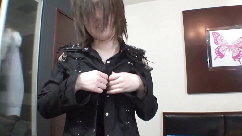 Asiatiques: Sexy brunette krijgt haar kutje gelikt tijdens het casten