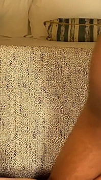 Neem een close-up met sexy milf Iluv Shauna met grote kont
